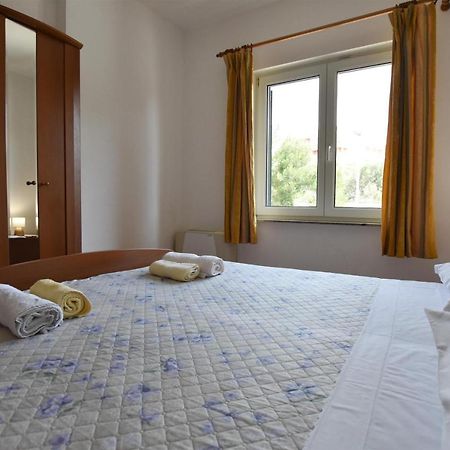 Apartments Karmen Примоштен Экстерьер фото